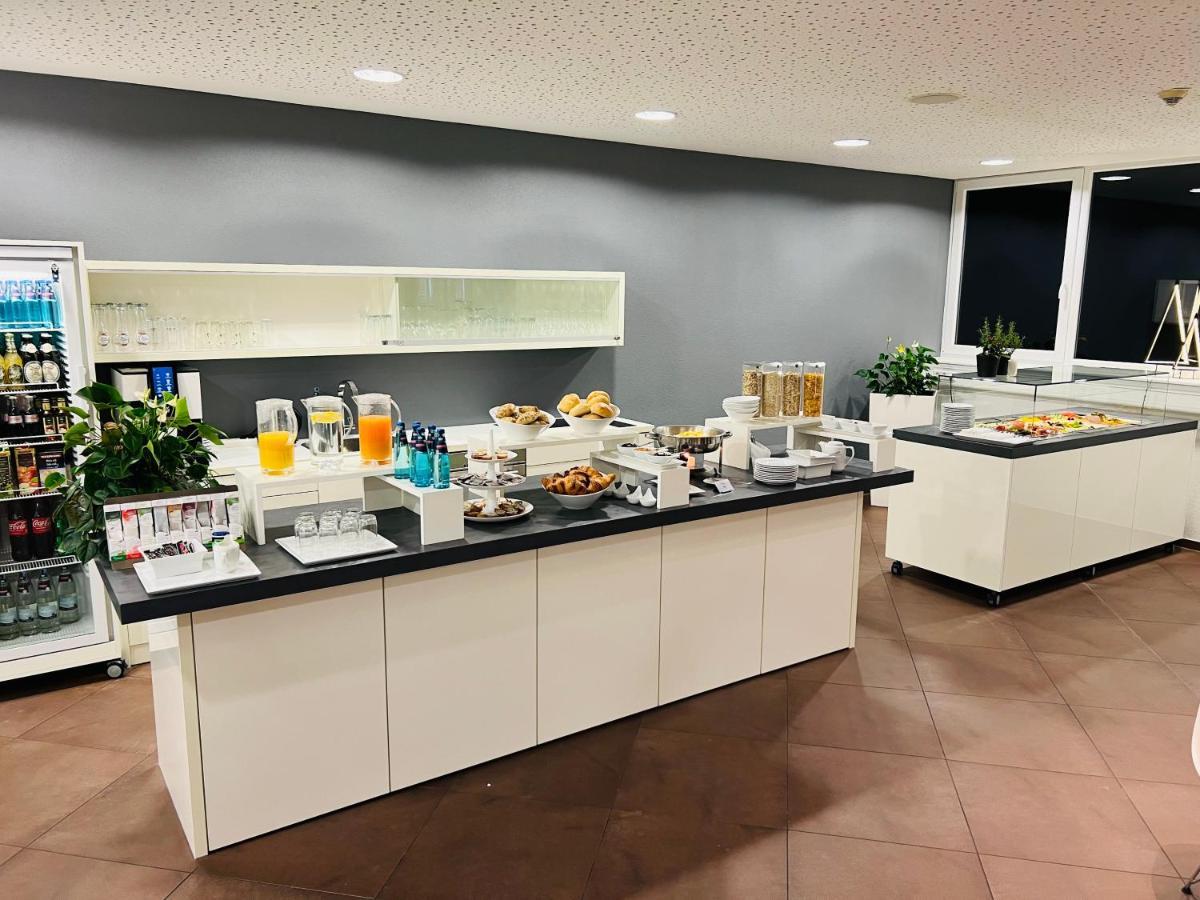 Aircraft Hotel & Events Neuhausen ob Eck Exterior photo